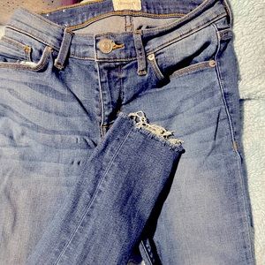 Hudson Krista ankle jeans. Raw hem. Size 25.
